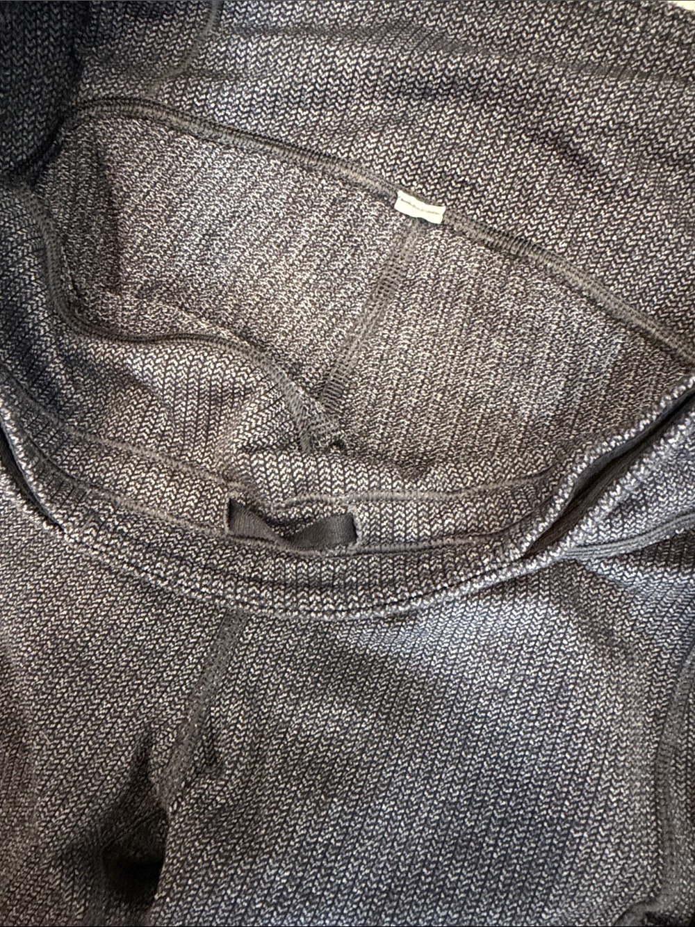 Lululemon - Picture 3 of 6